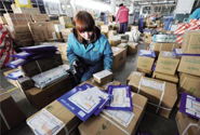 国家邮政局:中国快递业务量跃居世界第一