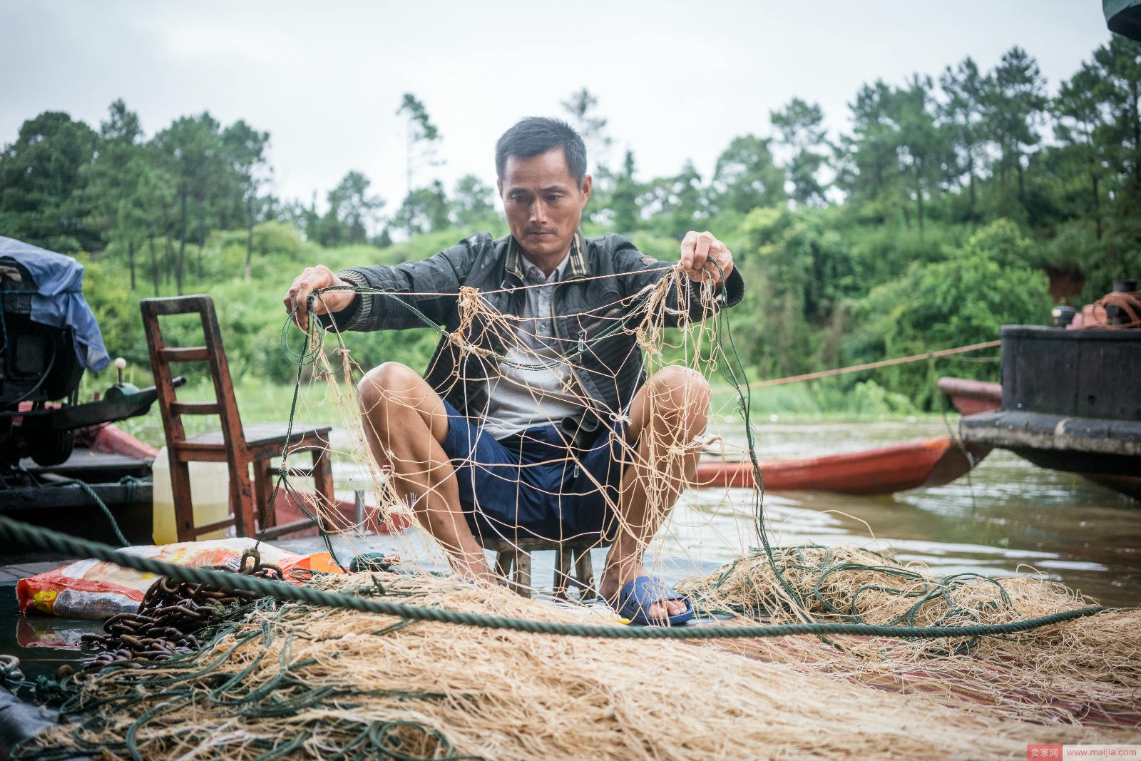 “网”在水中央，洞庭湖里捕鱼人的淘宝生活